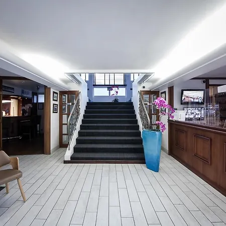 Hotel St Jean 3*