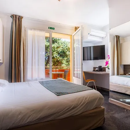 St Jean Hotel 3*